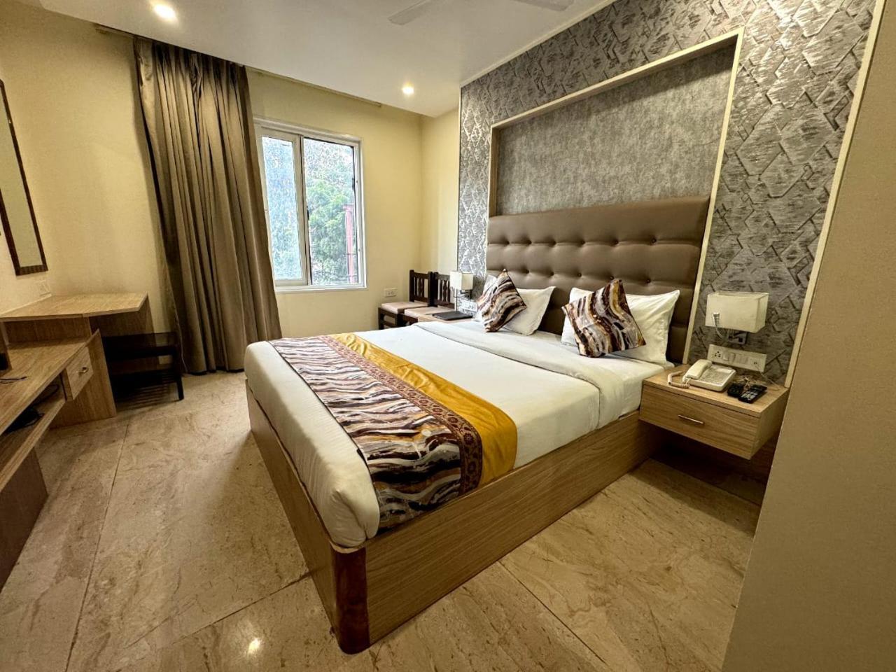 Hotel River Rhythm Assi Ghat Varanasi Exterior photo