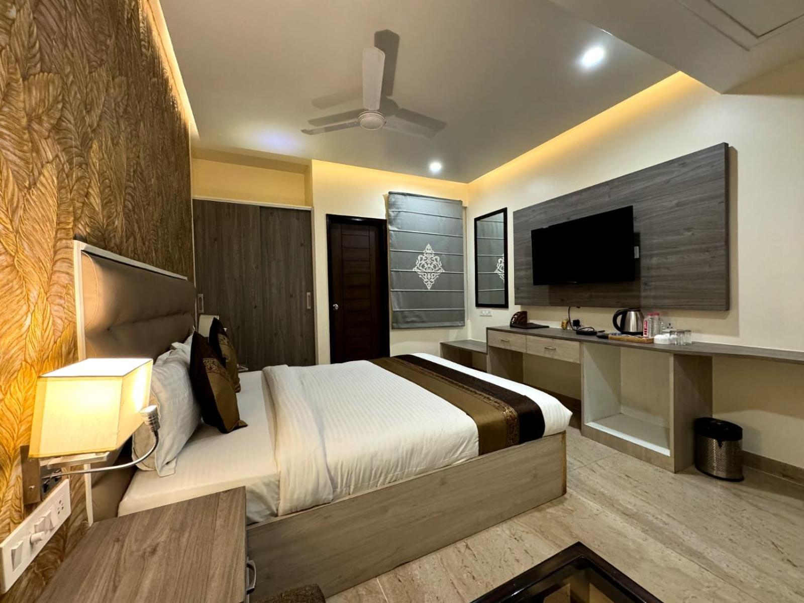 Hotel River Rhythm Assi Ghat Varanasi Exterior photo