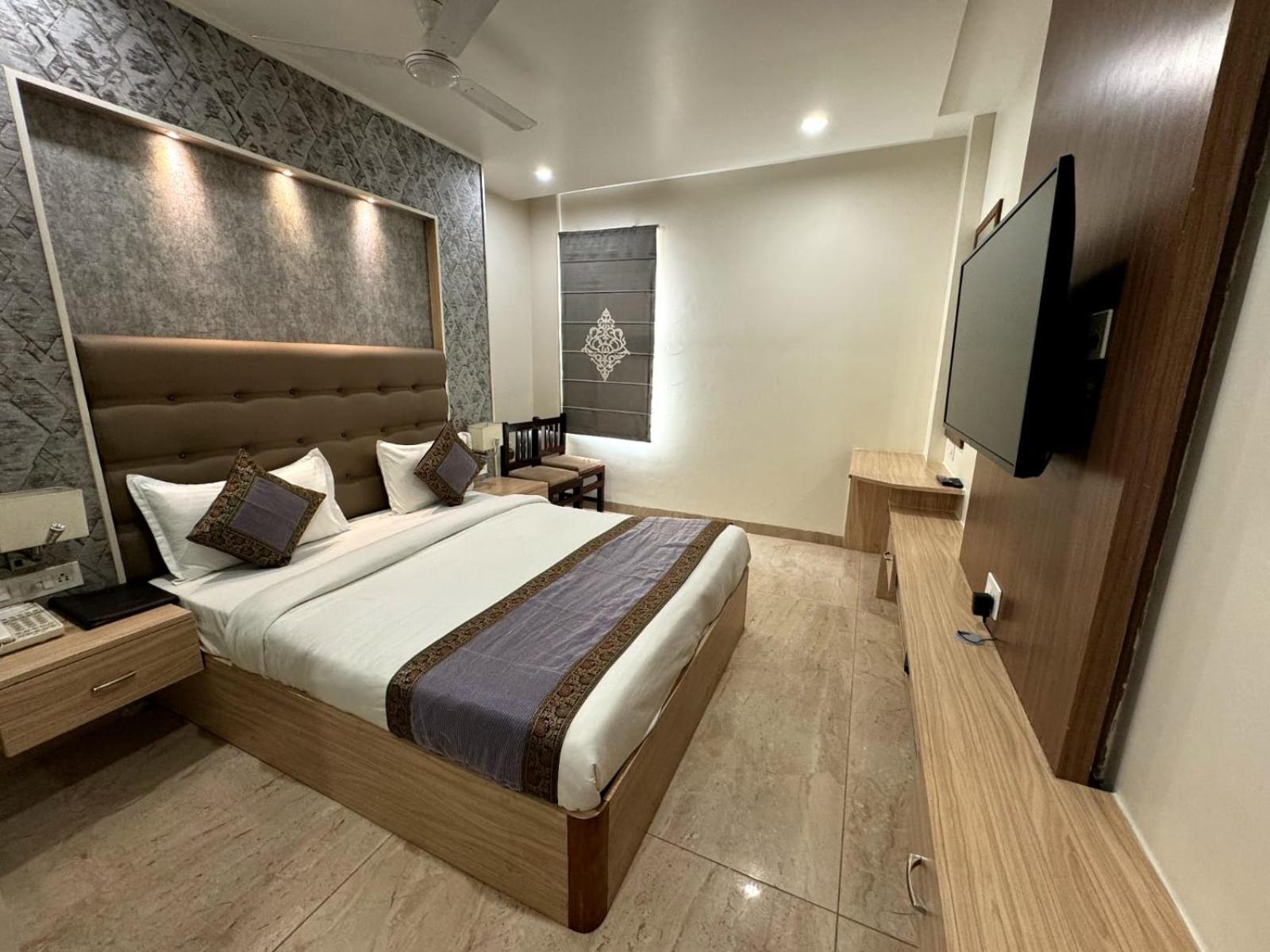 Hotel River Rhythm Assi Ghat Varanasi Exterior photo