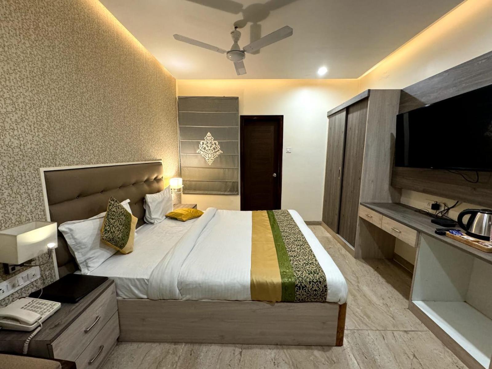 Hotel River Rhythm Assi Ghat Varanasi Exterior photo