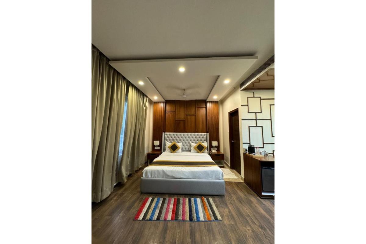 Hotel River Rhythm Assi Ghat Varanasi Exterior photo